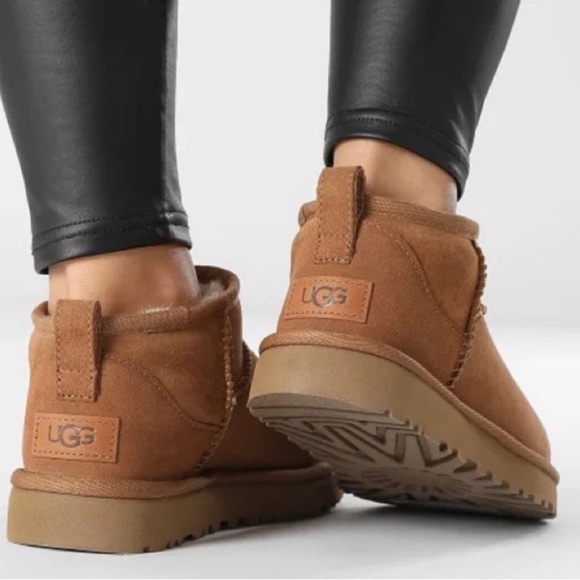 UGG Classic Ultra Mini
Boots Chestnut 
Women's ships today - Picture 7 of 12